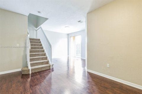Townhouse in Homestead, Florida 4 bedrooms, 150.13 sq.m. № 1952473 - photo 4