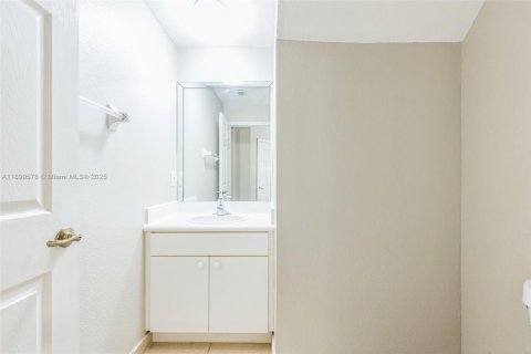 Townhouse in Homestead, Florida 4 bedrooms, 150.13 sq.m. № 1952473 - photo 14