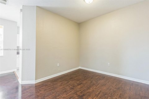 Townhouse in Homestead, Florida 4 bedrooms, 150.13 sq.m. № 1952473 - photo 22