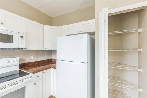 Townhouse in Homestead, Florida 4 bedrooms, 150.13 sq.m. № 1952473 - photo 12