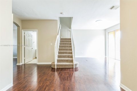 Townhouse in Homestead, Florida 4 bedrooms, 150.13 sq.m. № 1952473 - photo 5