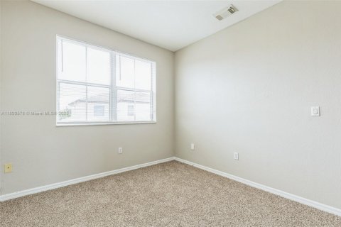 Townhouse in Homestead, Florida 4 bedrooms, 150.13 sq.m. № 1952473 - photo 23