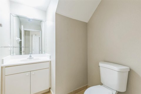 Townhouse in Homestead, Florida 4 bedrooms, 150.13 sq.m. № 1952473 - photo 15