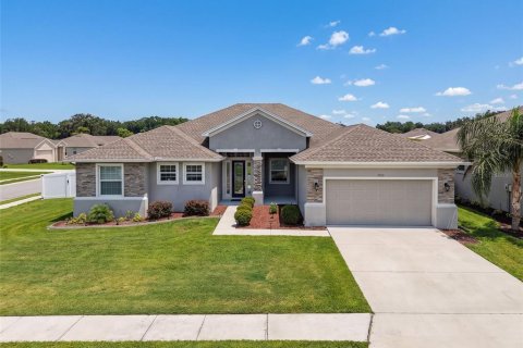 House in Lakeland, Florida 4 bedrooms, 272.39 sq.m. № 2314457