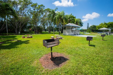 Condo in Deerfield Beach, Florida, 1 bedroom № 2187336 - photo 20