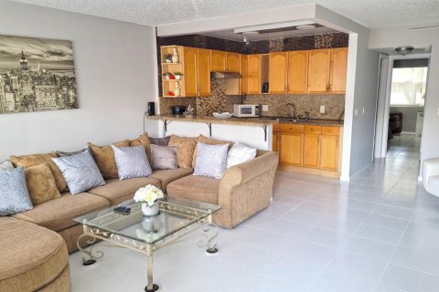 Condo in Deerfield Beach, Florida, 1 bedroom № 2187336