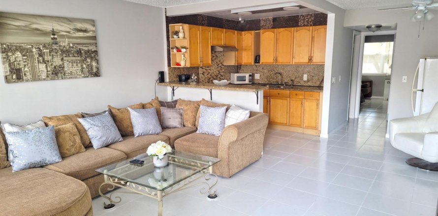 Condo in Deerfield Beach, Florida, 1 bedroom № 2187336