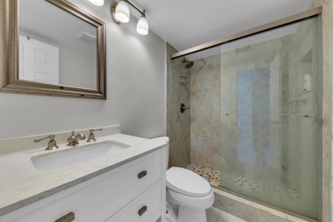 Condo in Deerfield Beach, Florida, 1 bedroom № 2187336 - photo 16
