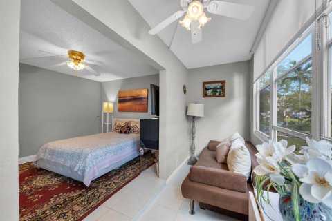 Condo in Deerfield Beach, Florida, 1 bedroom № 2187336 - photo 15