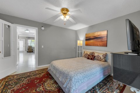 Condo in Deerfield Beach, Florida, 1 bedroom № 2187336 - photo 13