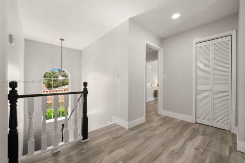 Villa ou maison à louer à Coral Gables, Floride: 4 chambres, 202.25 m2 № 2013397 - photo 22