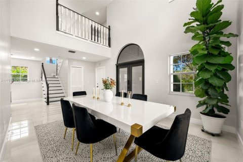 Villa ou maison à louer à Coral Gables, Floride: 4 chambres, 202.25 m2 № 2013397 - photo 3