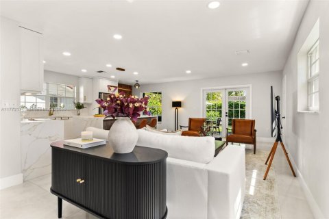 Villa ou maison à louer à Coral Gables, Floride: 4 chambres, 202.25 m2 № 2013397 - photo 6