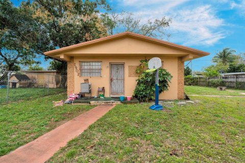 Propiedad comercial en venta en Miami, Florida, 199.09 m2 № 2000860 - foto 7