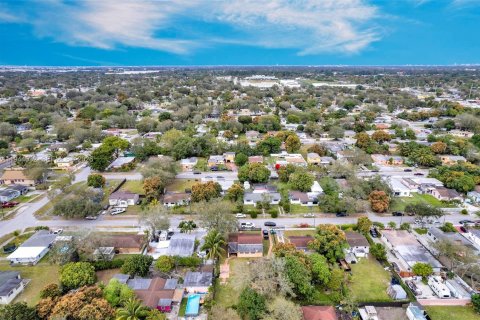 Propiedad comercial en venta en Miami, Florida, 199.09 m2 № 2000860 - foto 2