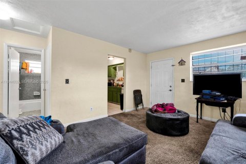 Propiedad comercial en venta en Miami, Florida, 199.09 m2 № 2000860 - foto 21