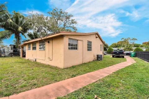 Propiedad comercial en venta en Miami, Florida, 199.09 m2 № 2000860 - foto 6