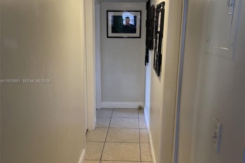 Condominio en alquiler en North Miami Beach, Florida, 2 dormitorios, 83.89 m2 № 2031361 - foto 6