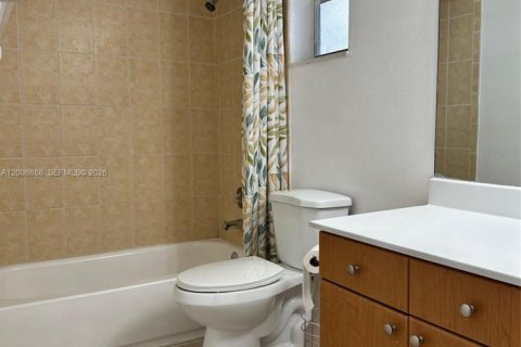 Condo in Miami, Florida, 2 bedrooms № 2074401 - photo 7