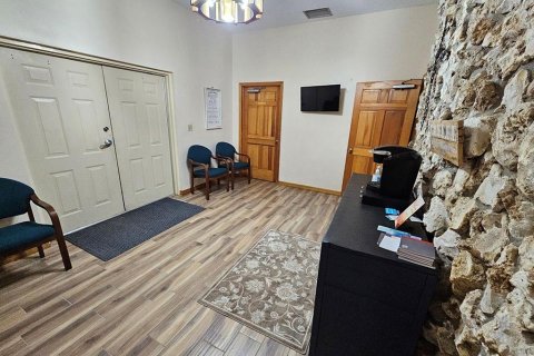 Propiedad comercial en venta en Summerfield, Florida, 1875.33 m2 № 2199811 - foto 6