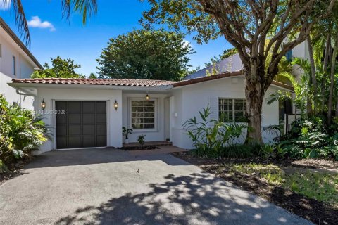 House in Miami, Florida 3 bedrooms, 144.28 sq.m. № 2021860 - photo 2