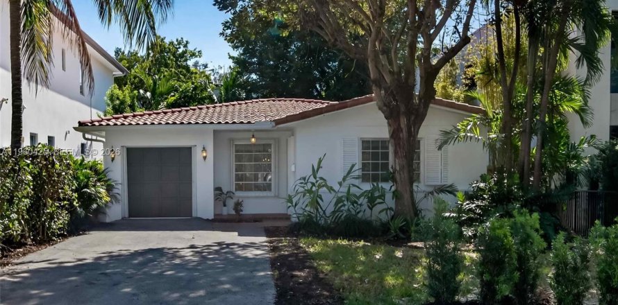 House in Miami, Florida 3 bedrooms, 144.28 sq.m. № 2021860