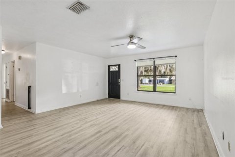 House in Leesburg, Florida 3 bedrooms, 109.25 sq.m. № 1910334 - photo 8