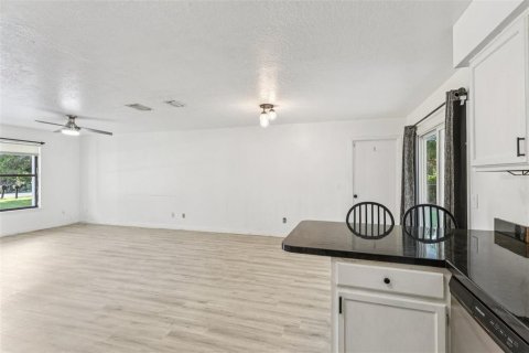 House in Leesburg, Florida 3 bedrooms, 109.25 sq.m. № 1910334 - photo 12
