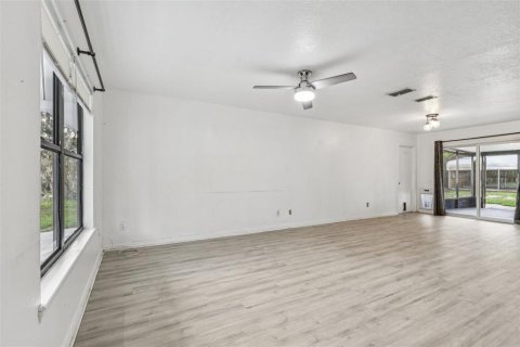 House in Leesburg, Florida 3 bedrooms, 109.25 sq.m. № 1910334 - photo 10