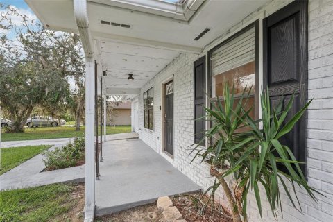 House in Leesburg, Florida 3 bedrooms, 109.25 sq.m. № 1910334 - photo 4