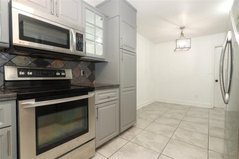 Townhouse in Orlando, Florida 3 bedrooms, 153.1 sq.m. № 1527843 - photo 10