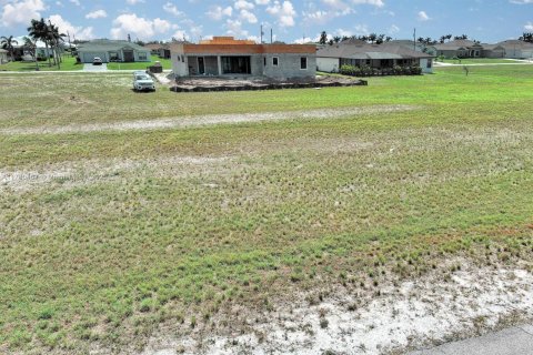 Land in Cape Coral, Florida № 1868737 - photo 2