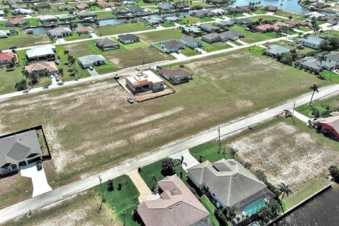 Land in Cape Coral, Florida № 1868737 - photo 17