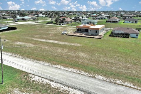 Land in Cape Coral, Florida № 1868737 - photo 3