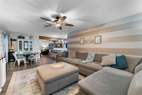Townhouse in New Smyrna Beach, Florida 3 bedrooms, 210.61 sq.m. № 1723477 - photo 27