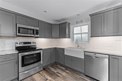 Townhouse in New Smyrna Beach, Florida 3 bedrooms, 210.61 sq.m. № 1723477 - photo 15