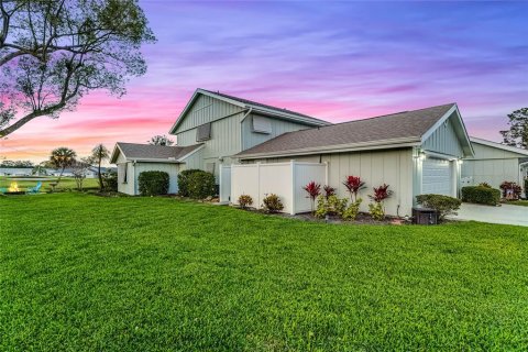 Townhouse in New Smyrna Beach, Florida 3 bedrooms, 210.61 sq.m. № 1723477 - photo 5