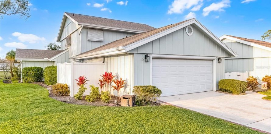 Townhouse in New Smyrna Beach, Florida 3 bedrooms, 210.61 sq.m. № 1723477