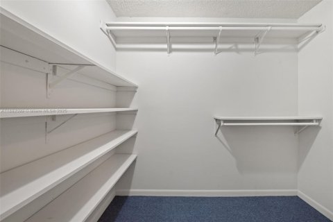 Touwnhouse à vendre à Pembroke Pines, Floride: 3 chambres, 140.28 m2 № 1945431 - photo 20