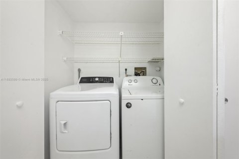 Touwnhouse à vendre à Pembroke Pines, Floride: 3 chambres, 140.28 m2 № 1945431 - photo 27