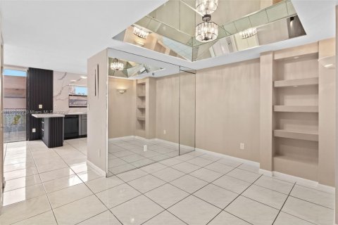 Touwnhouse à vendre à Pembroke Pines, Floride: 3 chambres, 140.28 m2 № 1945431 - photo 7