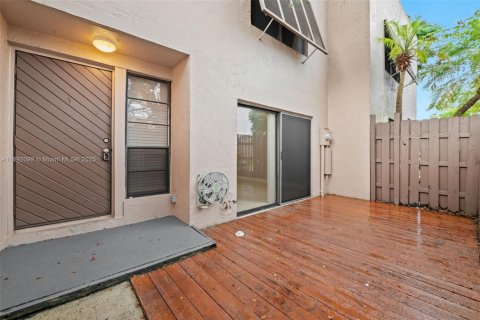 Touwnhouse à vendre à Pembroke Pines, Floride: 3 chambres, 140.28 m2 № 1945431 - photo 3