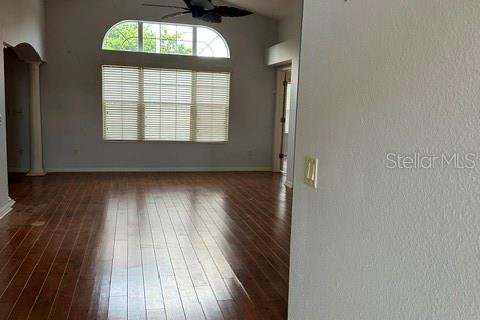 House in The Villages, Florida 3 bedrooms, 158.21 sq.m. № 2157222 - photo 4