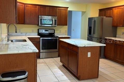 House in The Villages, Florida 3 bedrooms, 158.21 sq.m. № 2157222 - photo 16