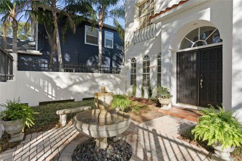 Villa ou maison à vendre à Tampa, Floride: 4 chambres, 197.7 m2 № 2404706 - photo 4