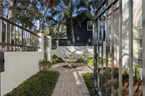 Villa ou maison à vendre à Tampa, Floride: 4 chambres, 197.7 m2 № 2404706 - photo 3