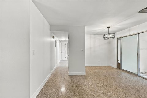 Villa ou maison à vendre à Altamonte Springs, Floride: 3 chambres, 104.05 m2 № 2406344 - photo 15