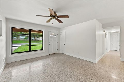 Villa ou maison à vendre à Altamonte Springs, Floride: 3 chambres, 104.05 m2 № 2406344 - photo 3