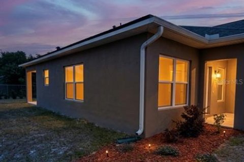 Duplex in Sebring, Florida 2 bedrooms, 208.1 sq.m. № 2213862 - photo 2