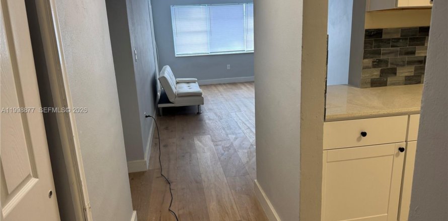 Condominio en Miramar, Florida, 2 dormitorios  № 2060929